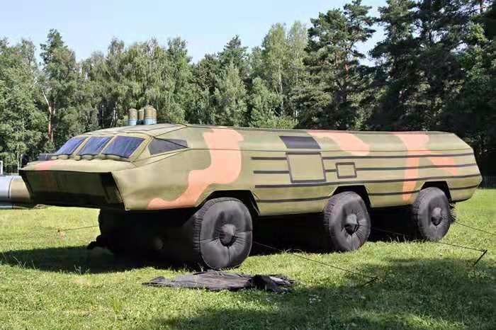 乌什大型军事车
